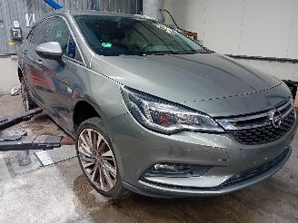 Opel Astra Astra K Sports Tourer Combi 1.4 Turbo 16V (B14XFT(Euro 6)) [110kW]  (1=
1-2015/12-2022) picture 2