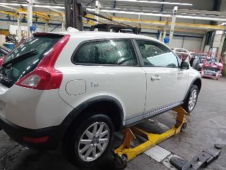 Volvo C-30 C30 (EK/MK) Hatchback 3-drs 1.6 16V (B4164S3) [74kW]  (10-2006/12-2012=
) picture 3