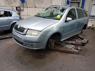 demontáž osobní automobily Skoda Fabia Fabia (6Y5) Combi 5-drs 1.4i 16V (BKY) [55kW]  (05-2000/12-2007) 1980