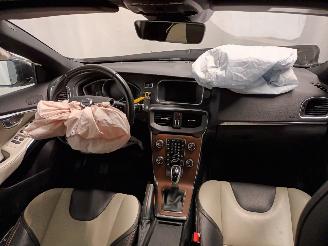 Volvo V-40 V40 Cross Country (MZ) Hatchback 5-drs 1.5 T3 16V Geartronic (B4154T4(=
Euro 6b)) [112kW]  (04-2015/08-2019) picture 11