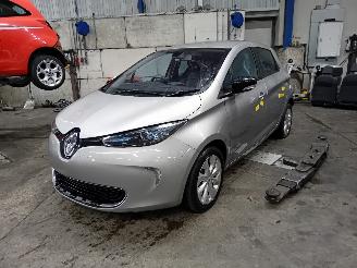 demontáž osobní automobily Renault Zoé Zoé (AG) Hatchback 5-drs R90 (5AQ-601) [68kW]  (09-2016/03-2024) 2015