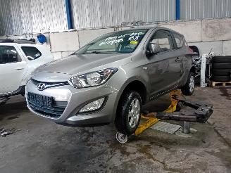 demontáž osobní automobily Hyundai I-20 i20 Hatchback 1.2i 16V (G4LA) [63kW]  (03-2012/12-2015) 2012