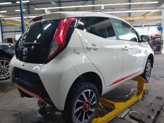 Toyota Aygo Aygo (B40) Hatchback 1.0 12V VVT-i (1KR-FE) [53kW]  (03-2018/...) picture 3