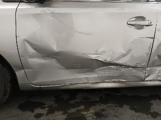 Toyota Auris Auris Touring Sports (E18) Combi 1.2 T 16V (8NR-FTS) [85kW]  (03-2015/=
12-2018) picture 24