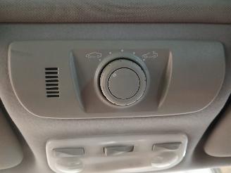 Renault Scenic Grand Scénic III (JZ) MPV 1.4 16V TCe 130 (H4J-700(H4J-A7)) [96kW]  =
(02-2009/12-2016) picture 22