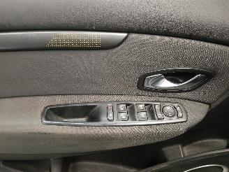 Renault Scenic Grand Scénic III (JZ) MPV 1.4 16V TCe 130 (H4J-700(H4J-A7)) [96kW]  =
(02-2009/12-2016) picture 13