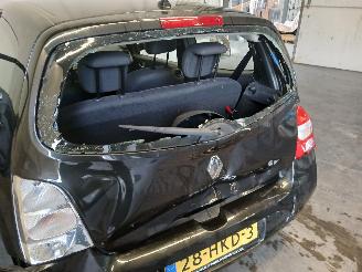 Renault Twingo Twingo II (CN) Hatchback 3-drs 1.2 (D7F-800(Euro 4)) [43kW]  (03-2007/=
09-2014) picture 21
