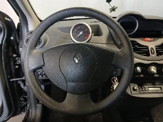 Renault Twingo Twingo II (CN) Hatchback 3-drs 1.2 (D7F-800(Euro 4)) [43kW]  (03-2007/=
09-2014) picture 18