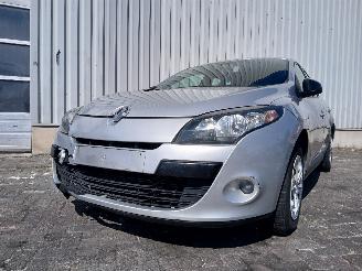 uszkodzony samochody osobowe Renault Mégane Megane III Berline (BZ) 5-deurs 1.5 dCi 110 (K9K-636) [81kW]  (04-2011=
/...) 2011/5