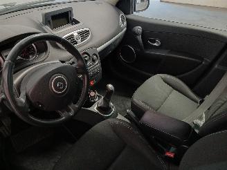 Renault Clio Clio III Estate/Grandtour (KR) Combi 1.2 16V TCE 100 (D4F-784(D4F-H7))=
 [74kW]  (11-2007/12-2012) picture 11