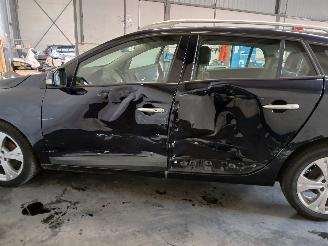 Renault Mégane Megane III Grandtour (KZ) Combi 5-drs 2.0 16V CVT (M4R-F713) [103kW]  =
(05-2009/02-2016) picture 28