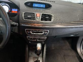 Renault Mégane Megane III Grandtour (KZ) Combi 5-drs 2.0 16V CVT (M4R-F713) [103kW]  =
(05-2009/02-2016) picture 17