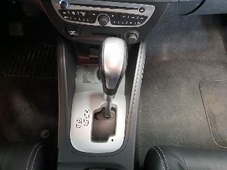 Renault Mégane Megane III Grandtour (KZ) Combi 5-drs 2.0 16V CVT (M4R-F713) [103kW]  =
(05-2009/02-2016) picture 18