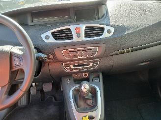 Renault Scenic Grand Scénic III (JZ) MPV 1.4 16V TCe 130 (H4J-700(H4J-A7)) [96kW]  =
(02-2009/12-2016) picture 15