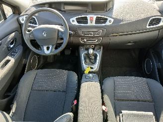 Renault Scenic Grand Scénic III (JZ) MPV 1.4 16V TCe 130 (H4J-700(H4J-A7)) [96kW]  =
(02-2009/12-2016) picture 9