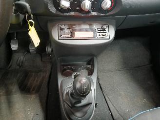 Renault Twingo Twingo II (CN) Hatchback 3-drs 1.2 16V (D4F-764(D4F-E7)) [55kW]  (03-2=
007/09-2014) picture 18