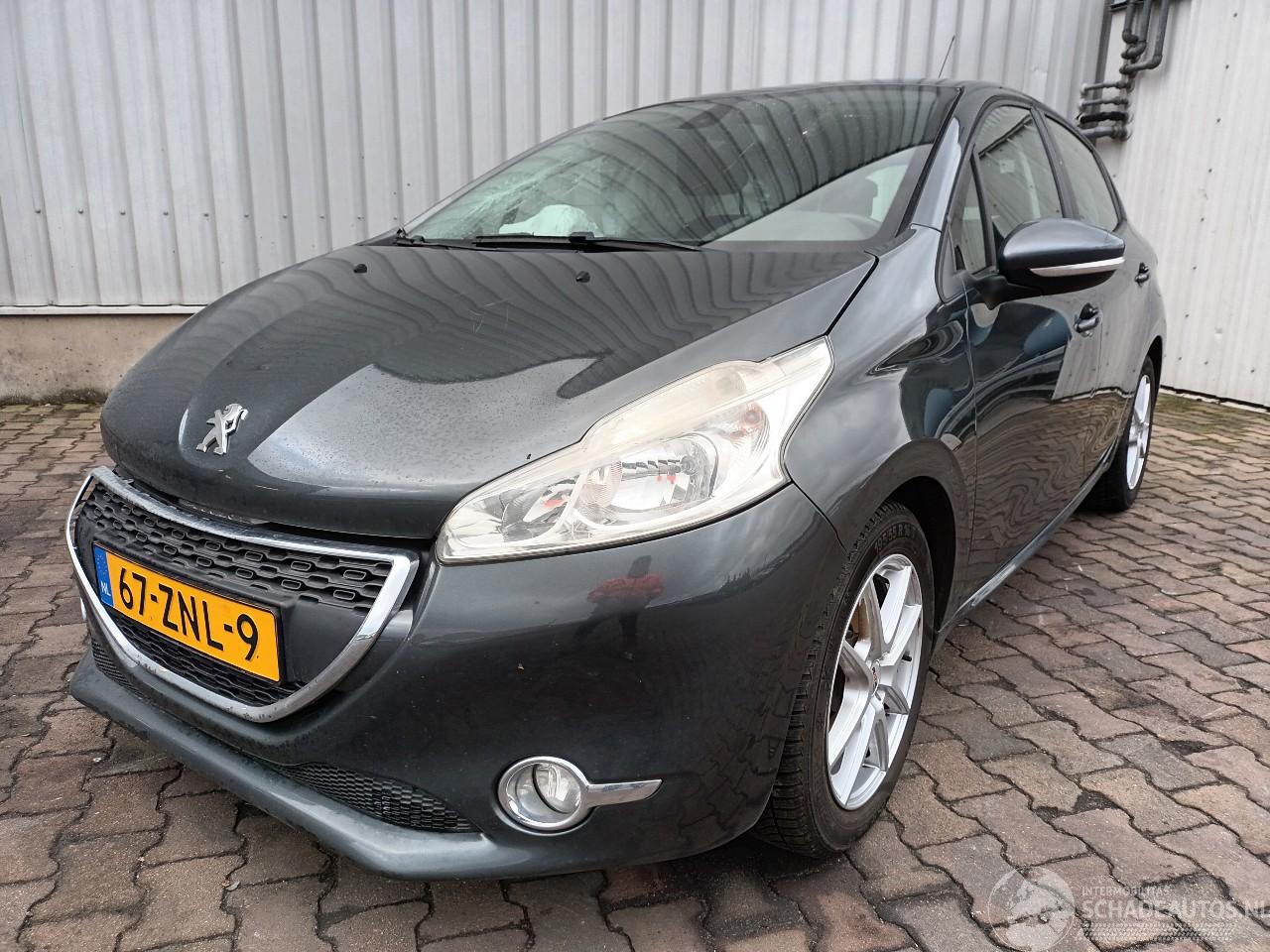 Peugeot 208 208 I (CA/CC/CK/CL) Hatchback 1.2 Vti 12V PureTech 82 (EB2F(HMZ)) [60k=
W]  (03-2012/12-2019)