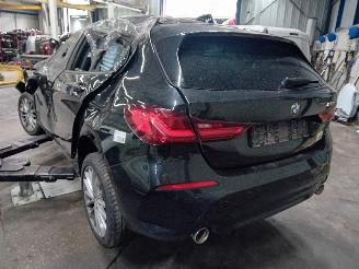 BMW 1-serie 1 serie (F40) Hatchback 120i 2.0 TwinPower 16V (B48-A20A) [131kW]  (11=
-2020/...) picture 4