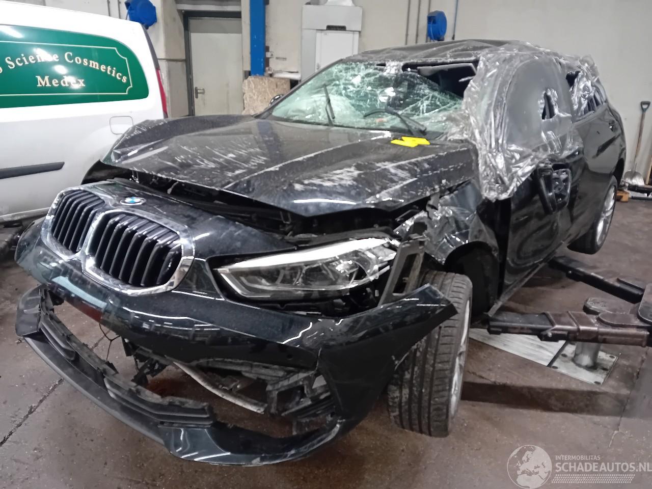 BMW 1-serie 1 serie (F40) Hatchback 120i 2.0 TwinPower 16V (B48-A20A) [131kW]  (11=
-2020/...)