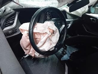 BMW 1-serie 1 serie (F40) Hatchback 120i 2.0 TwinPower 16V (B48-A20A) [131kW]  (11=
-2020/...) picture 5