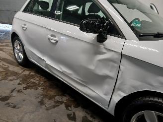 Audi A1 A1 Sportback (8XA/8XF) Hatchback 5-drs 1.0 TFSI Ultra 12V (CHZB(Euro 6=
)) [70kW]  (03-2015/10-2018) picture 24