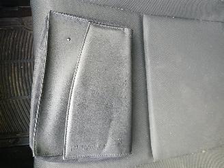 Renault Mégane Megane III Grandtour (KZ) Combi 5-drs 1.5 dCi 90 (K9K-834(K9K-H8)) [66=
kW]  (05-2009/04-2016) picture 23