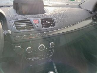 Renault Mégane Megane III Grandtour (KZ) Combi 5-drs 1.5 dCi 90 (K9K-834(K9K-H8)) [66=
kW]  (05-2009/04-2016) picture 20