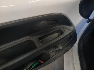 Volkswagen Up! Up! (121) Hatchback 1.0 12V 60 (CHYA) [44kW]  (08-2011/08-2020) picture 10