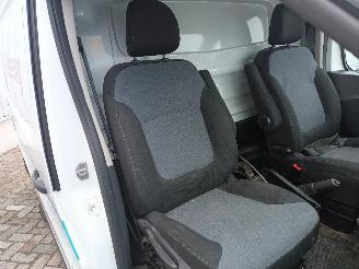 Opel Vivaro Vivaro Van 1.6 CDTi BiTurbo 125 (R9M-452(R9M-D4)) [92kW]  (03-2016/12-=
2019) picture 7