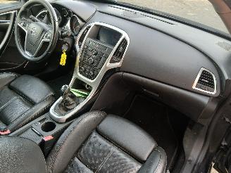 Opel Astra Astra J (PC6/PD6/PE6/PF6) Hatchback 5-drs 1.7 CDTi 16V EcoFLEX 130 (A1=
7DTE(Euro 5)) [96kW]  (07-2011/10-2015) picture 7