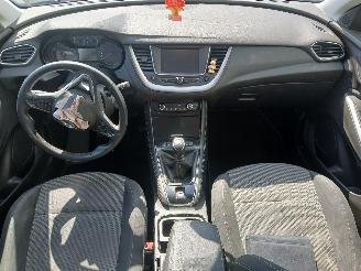 Opel Grandland Grandland (X) SUV 1.2 Turbo 12V (F12XHT(EB2ADTS)) [96kW]  (06-2017/...=
) picture 13