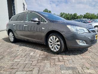 Opel Astra Astra J Sports Tourer (PD8/PE8/PF8) Combi 1.4 16V ecoFLEX (A14XER(Euro=
 5)) [74kW]  (10-2010/10-2015) picture 6