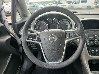 Opel Astra Astra J Sports Tourer (PD8/PE8/PF8) Combi 1.7 CDTi 16V (A17DTR(Euro 5)=
) [81kW]  (10-2010/10-2015) picture 19