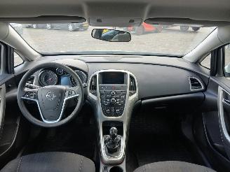 Opel Astra Astra J Sports Tourer (PD8/PE8/PF8) Combi 1.7 CDTi 16V (A17DTR(Euro 5)=
) [81kW]  (10-2010/10-2015) picture 11