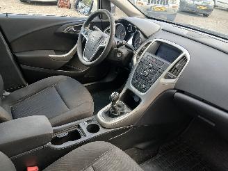 Opel Astra Astra J Sports Tourer (PD8/PE8/PF8) Combi 1.7 CDTi 16V (A17DTR(Euro 5)=
) [81kW]  (10-2010/10-2015) picture 8