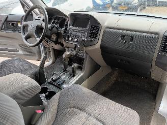 Mitsubishi Pajero Pajero Canvas Top (V6/7) Terreinwagen 3.2 DI-D 16V (4M41) [118kW]  (10=
-2001/12-2006) picture 9