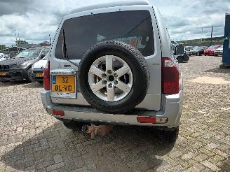 Mitsubishi Pajero Pajero Canvas Top (V6/7) Terreinwagen 3.2 DI-D 16V (4M41) [118kW]  (10=
-2001/12-2006) picture 4