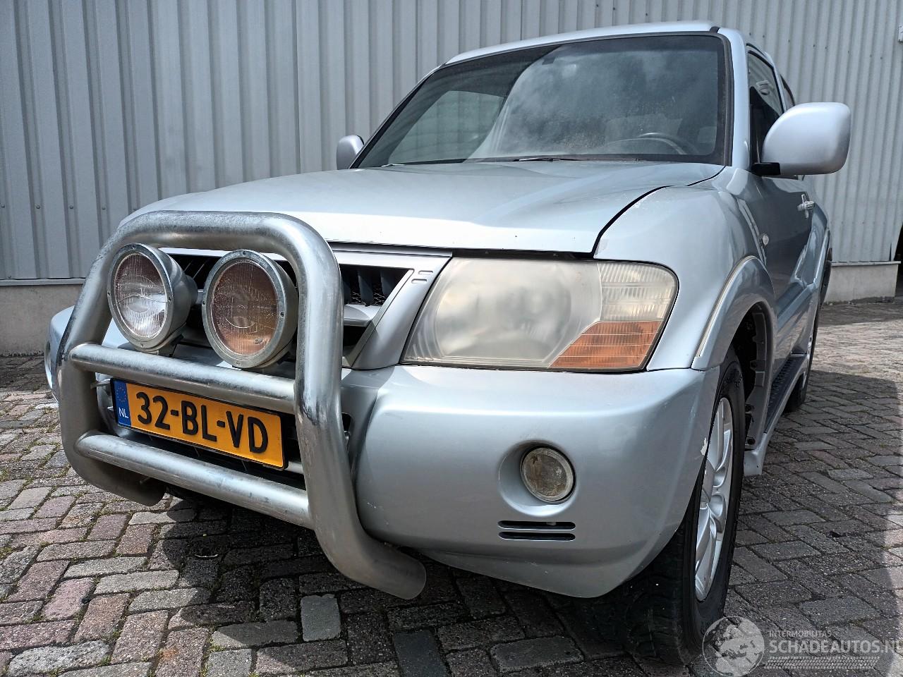 Mitsubishi Pajero Pajero Canvas Top (V6/7) Terreinwagen 3.2 DI-D 16V (4M41) [118kW]  (10=
-2001/12-2006)