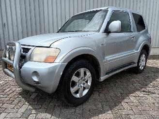 Mitsubishi Pajero Pajero Canvas Top (V6/7) Terreinwagen 3.2 DI-D 16V (4M41) [118kW]  (10=
-2001/12-2006) picture 2