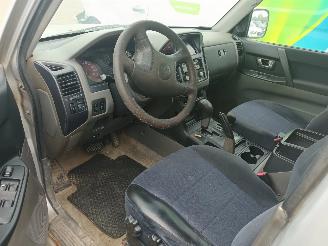 Mitsubishi Pajero Pajero Hardtop (V6/7) Terreinwagen 3.2 DI-D 16V (4M41) [118kW]  (04-20=
00/12-2006) picture 2