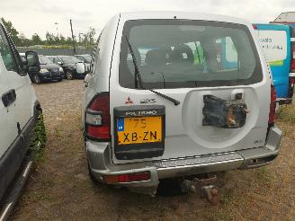 Mitsubishi Pajero Pajero Hardtop (V6/7) Terreinwagen 3.2 DI-D 16V (4M41) [118kW]  (04-20=
00/12-2006) picture 3