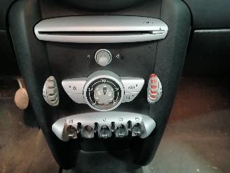 Mini Mini Mini (R56) Hatchback 1.4 16V One (N12-B14A) [55kW]  (03-2009/03-2010) picture 17