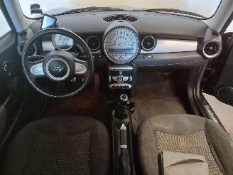 Mini Mini Mini (R56) Hatchback 1.6 16V Cooper (N12-B16A) [88kW]  (10-2006/02-201=
2) picture 10