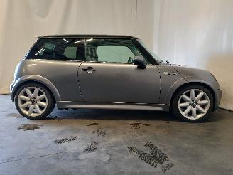 Mini Mini Mini Cooper S (R53) Hatchback 1.6 16V (W11-B16A) [120kW]  (03-2002/09-=
2006) picture 7
