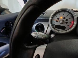 Mini Mini Mini Cooper S (R53) Hatchback 1.6 16V (W11-B16A) [120kW]  (03-2002/09-=
2006) picture 14