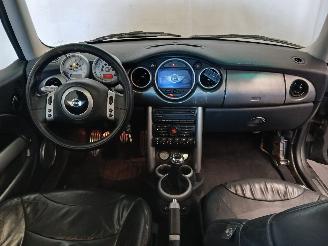 Mini Mini Mini Cooper S (R53) Hatchback 1.6 16V (W11-B16A) [120kW]  (03-2002/09-=
2006) picture 12