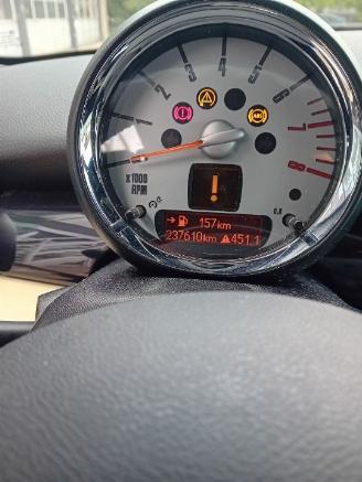 Mini Mini Clubman (R55) Combi 1.6 16V Cooper (N12-B16A) [88kW]  (10-2007/12-2013=
) picture 2