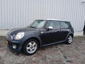 Mini Mini Clubman (R55) Combi 1.6 16V Cooper (N12-B16A) [88kW]  (10-2007/12-2013=
) picture 3