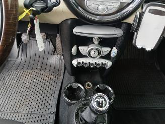 Mini Mini Clubman (R55) Combi 1.6 16V Cooper (N12-B16A) [88kW]  (10-2007/12-2013=
) picture 17