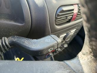 Opel Combo Combo (Corsa C) Van 1.4 16V Twin Port (Z14XEP(Euro 4)) [66kW]  (10-200=
4/02-2012) picture 12